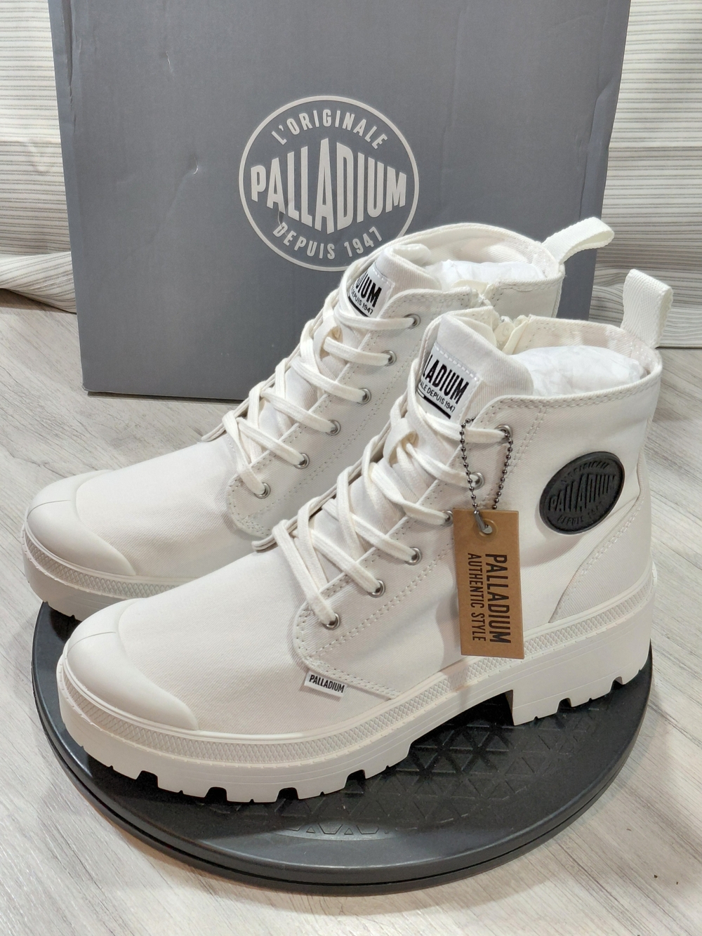 NWT Palladium Womens Pallabase Twill White High-Top Canvas Boots Chunky SIZE W9
